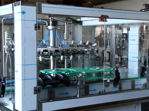 mašinų ir įrangos, skirtos gėrimų ir skysčių išpilstymui, gamybinės remonto paslaugos Lenkija