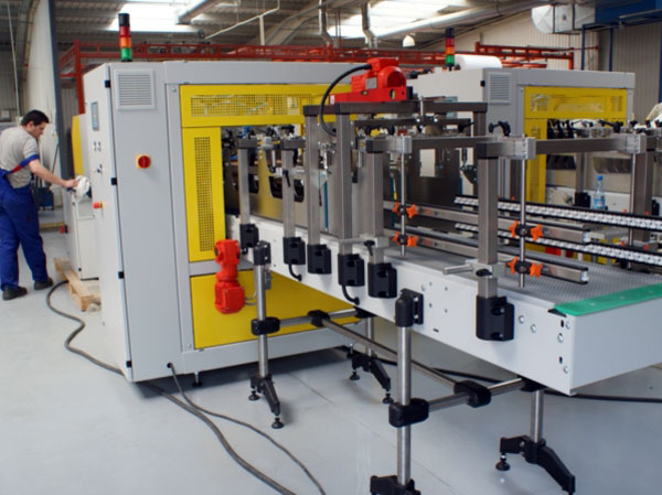 mašinų ir įrangos, skirtos gėrimų ir skysčių išpilstymui, gamybinės remonto paslaugos Lenkija