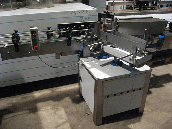 mašinų ir įrangos, skirtos gėrimų ir skysčių išpilstymui, gamybinės remonto paslaugos Lenkija