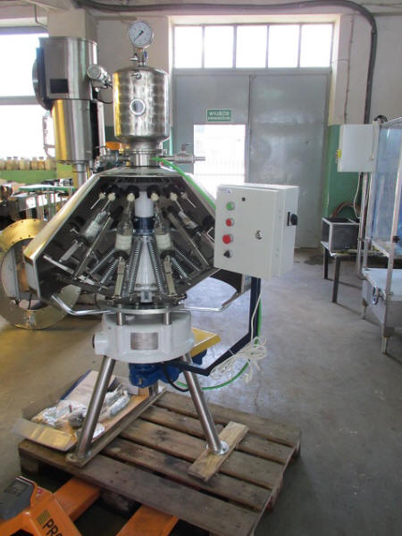 pusiau automatinės alaus įdėjimo mašinos
	mažoms alaus darykloms.